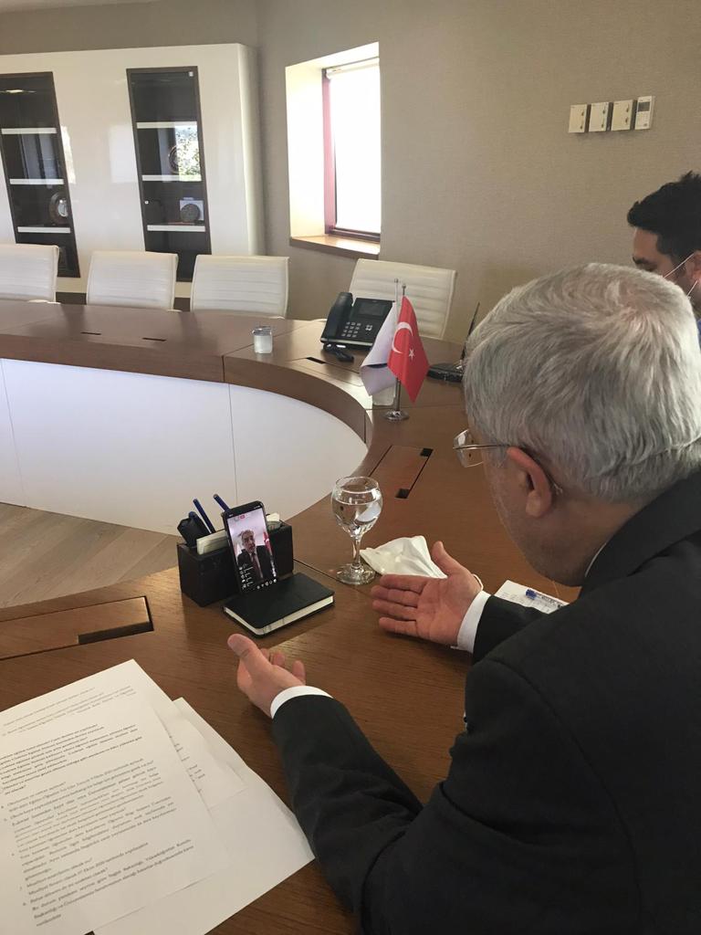 Üniversitemiz Rektörü Can, Sosyal Medya Üzerinden Gerçekleştirilen Canlı Yayında Öğrencilerle Buluştu