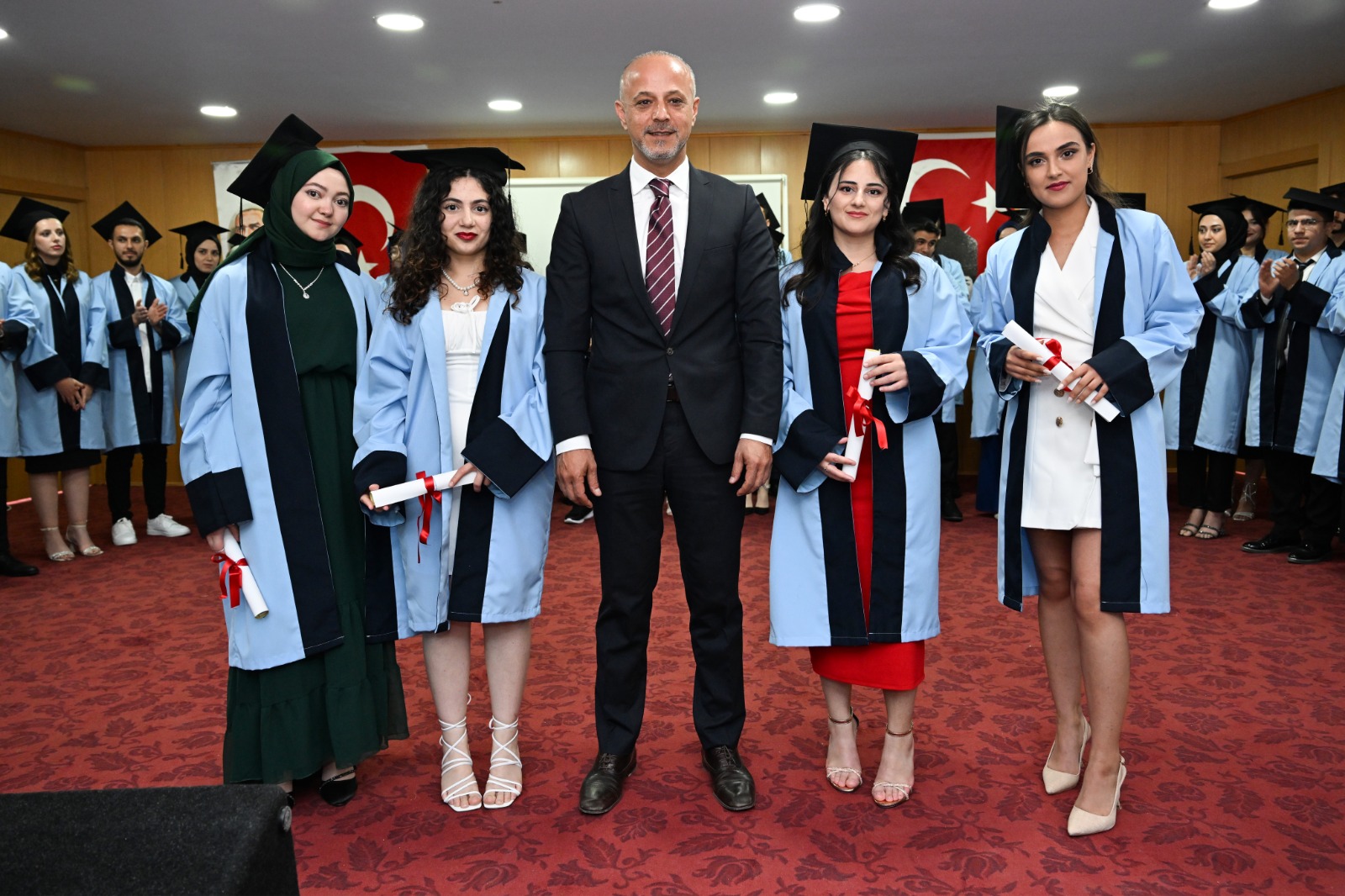 Afşin Sağlık Yüksekokulunda Mezuniyet Coşkusu