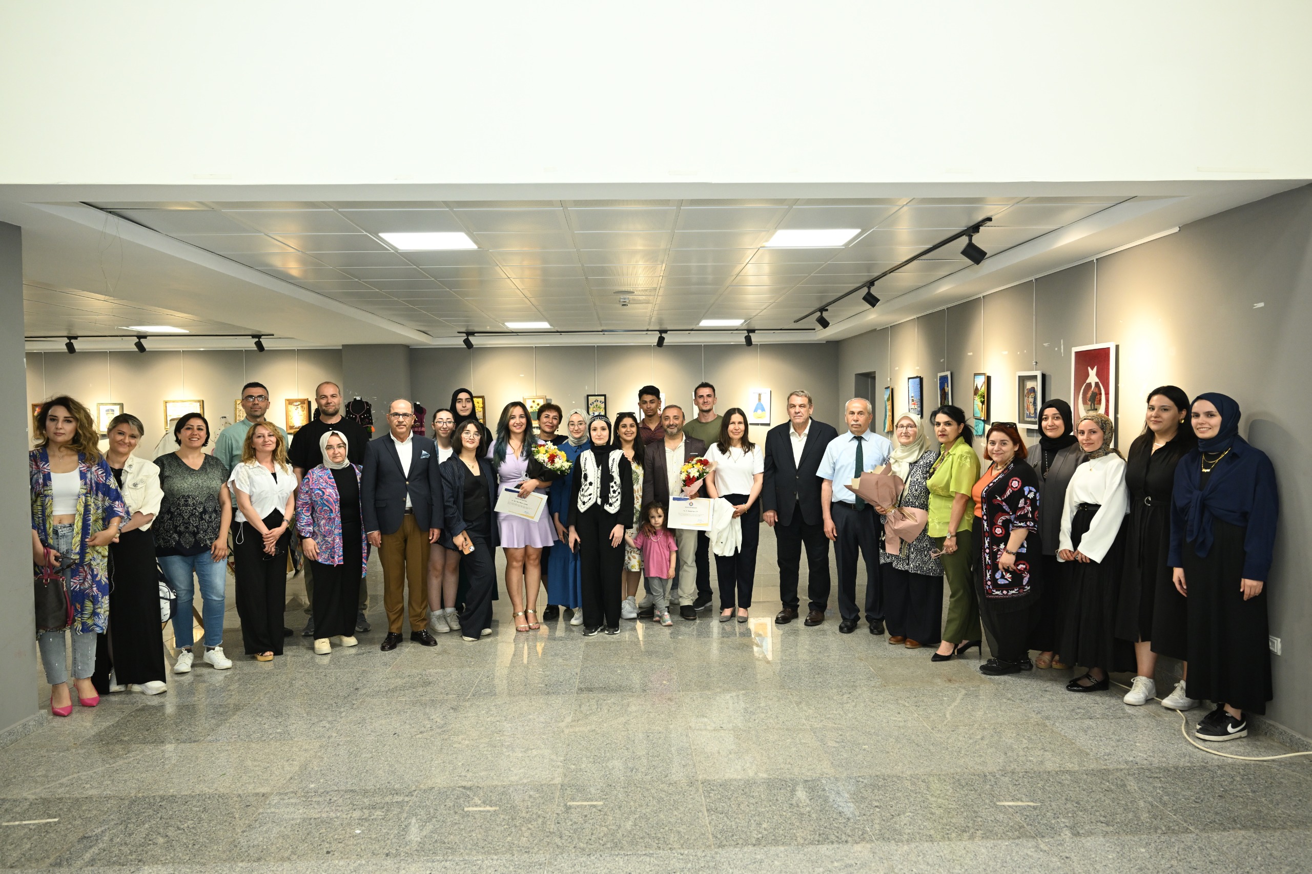 Tekstil Ve Moda Tasarımı Bölümü Öğrencilerinden Dönem Sonu Sergisi