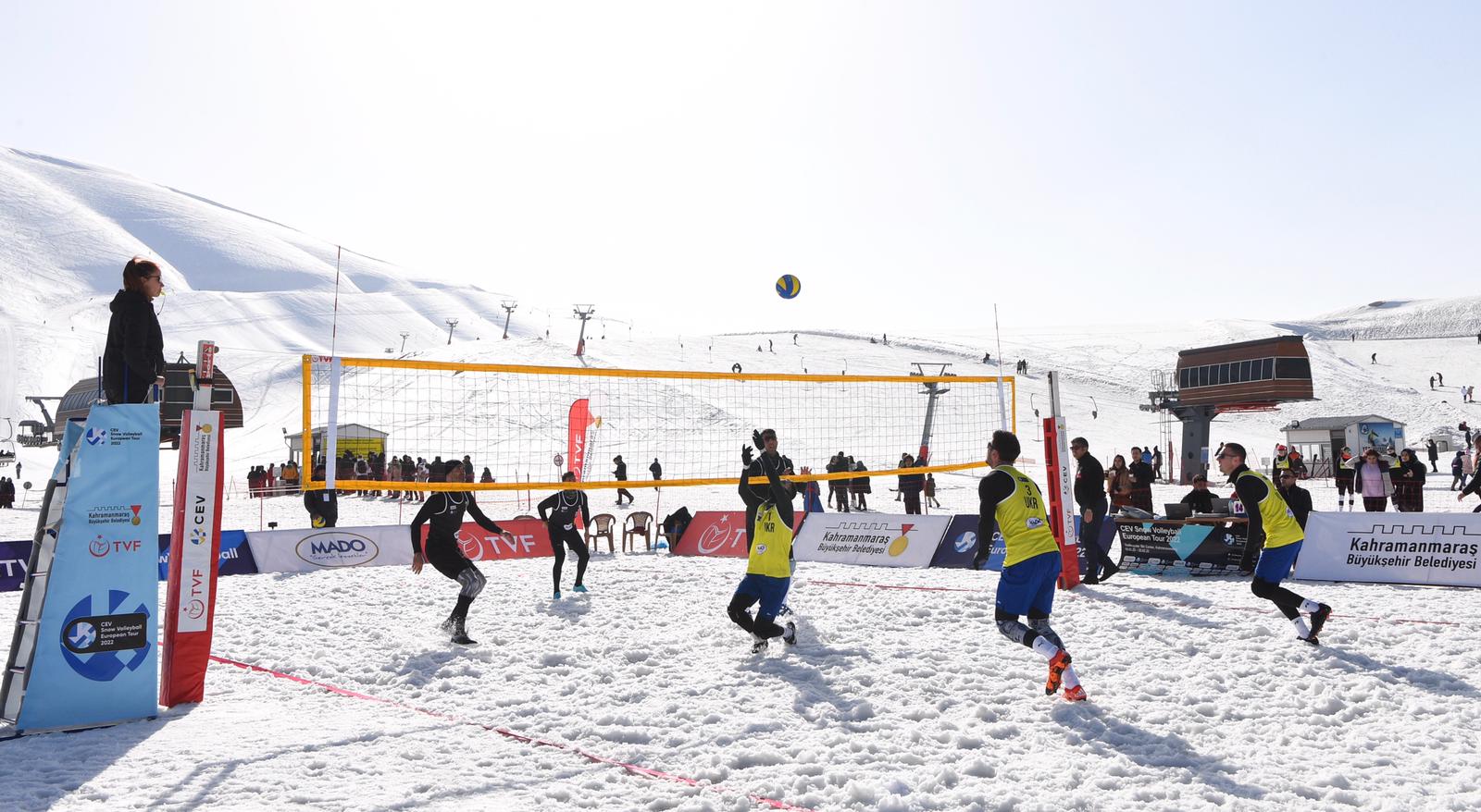 Kahramanmaraş Yedikuyular Kayak Merkezi Kar Voleybolu Avrupa Turu İlk Etabına Ev Sahipliği Yaptı