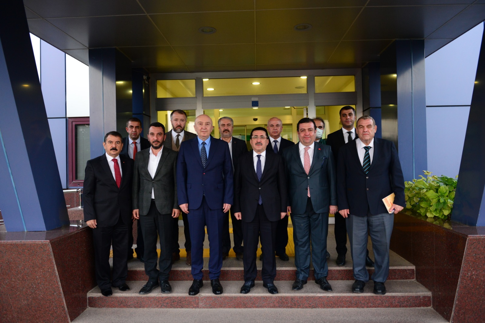 Tarım ve Orman Bakan Yardımcısı Dr. Nihat Pakdil, Rektör Yasım’ı Ziyaret Etti