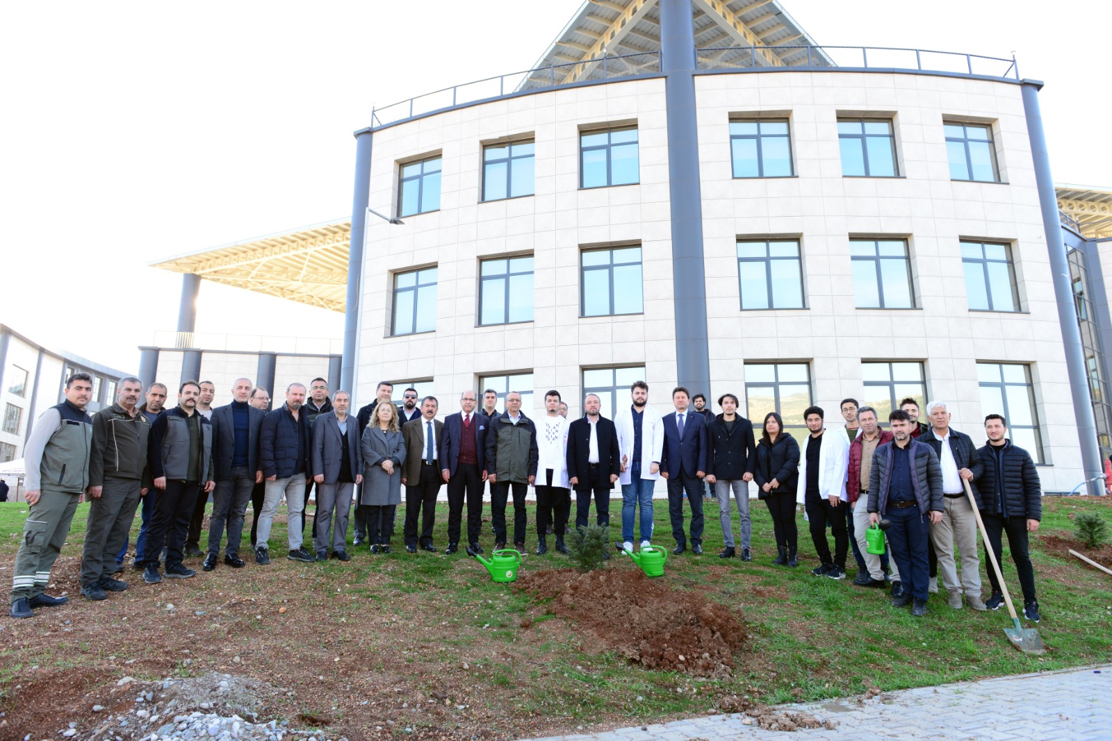 KSÜ’de “Geleceğe Nefes, Cumhuriyete Nefes” Kampanyası İçin Fidan Dikildi 