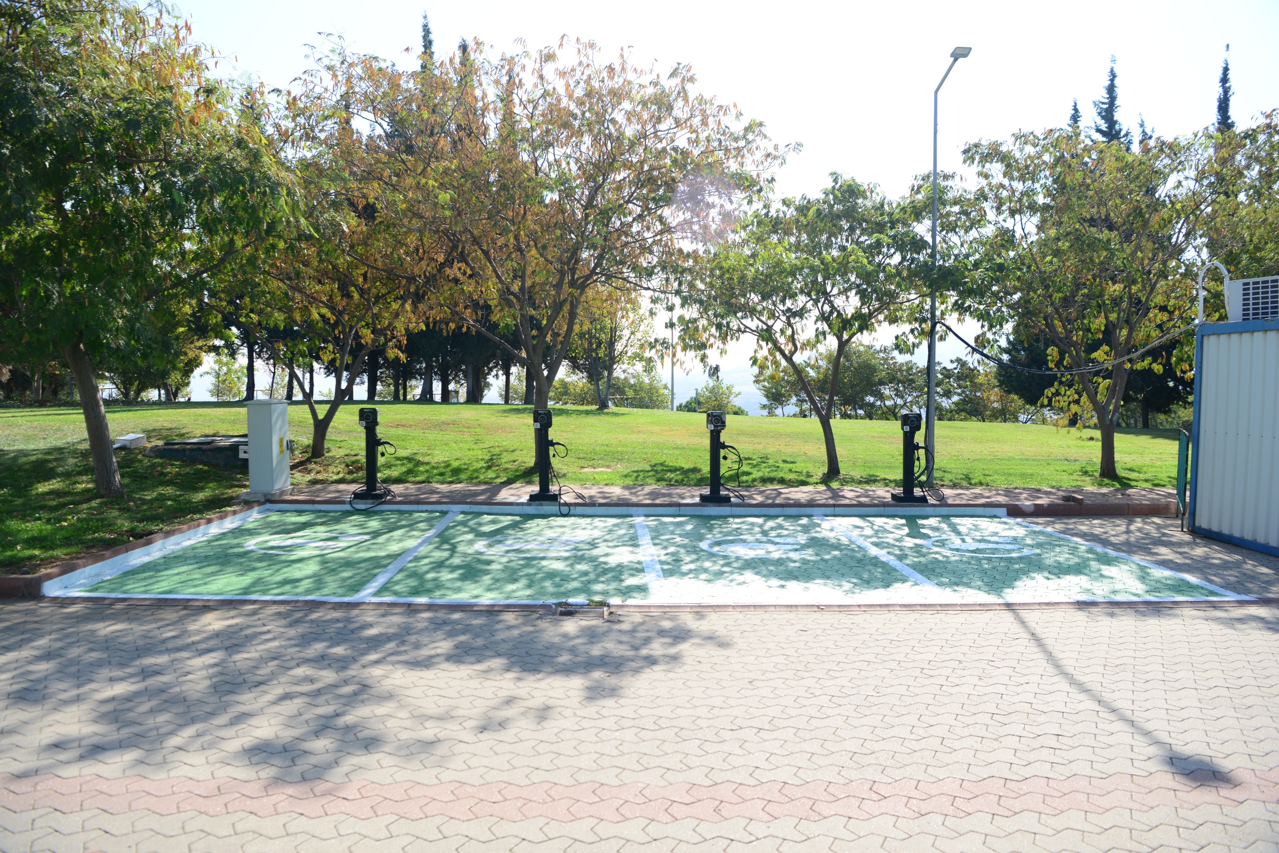 KSÜ Kampüsüne 8 Adet Elektrikli Araç Şarj İstasyonu Kuruldu